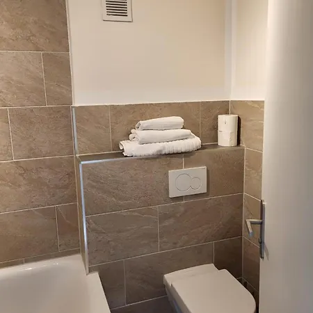 아파트 City Apartments *