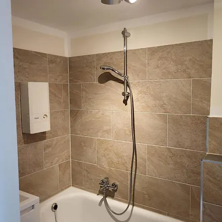 아파트 City Apartments *